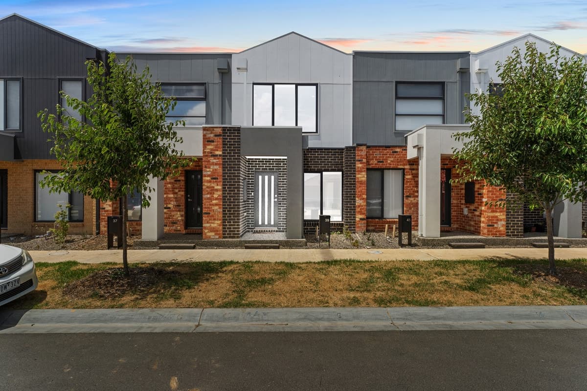 39 Cabo Circuit, Clyde North VIC 3978, Clyde North - Image 1