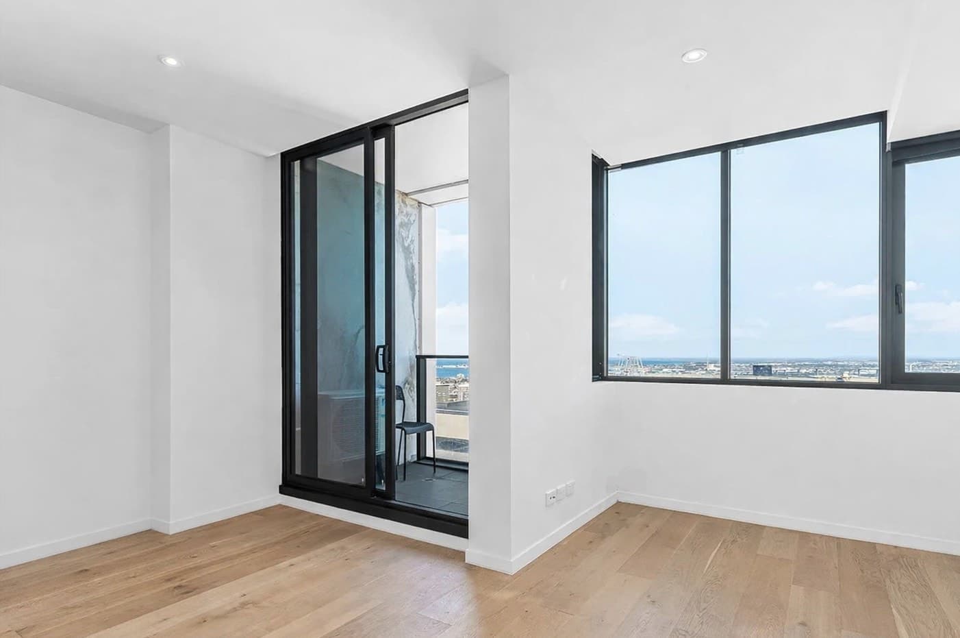 3306/33 Rose Lane, Melbourne - Thumbnail 2