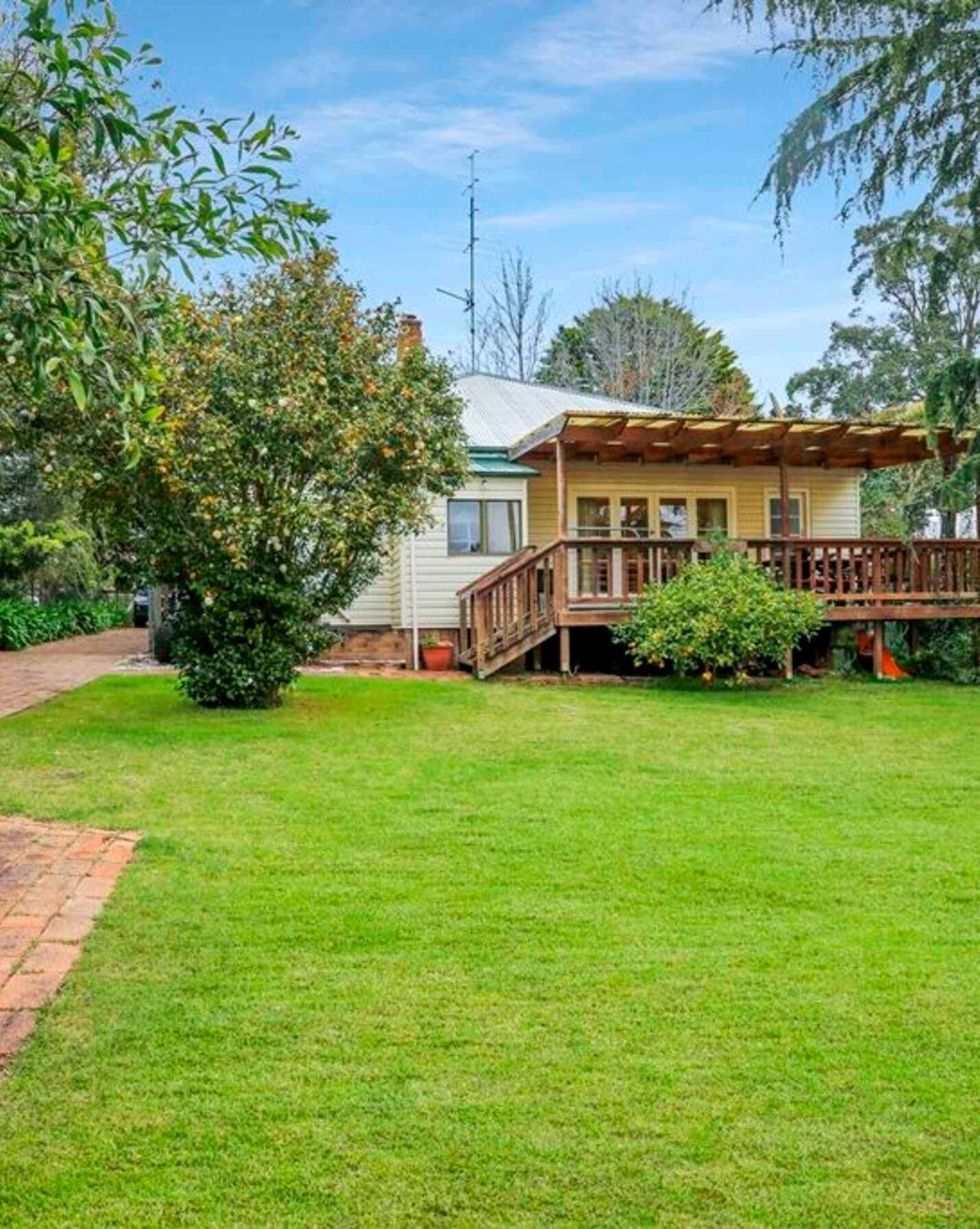 8 Rosenthal Avenue Bundanoon, Bundanoon - Image 1