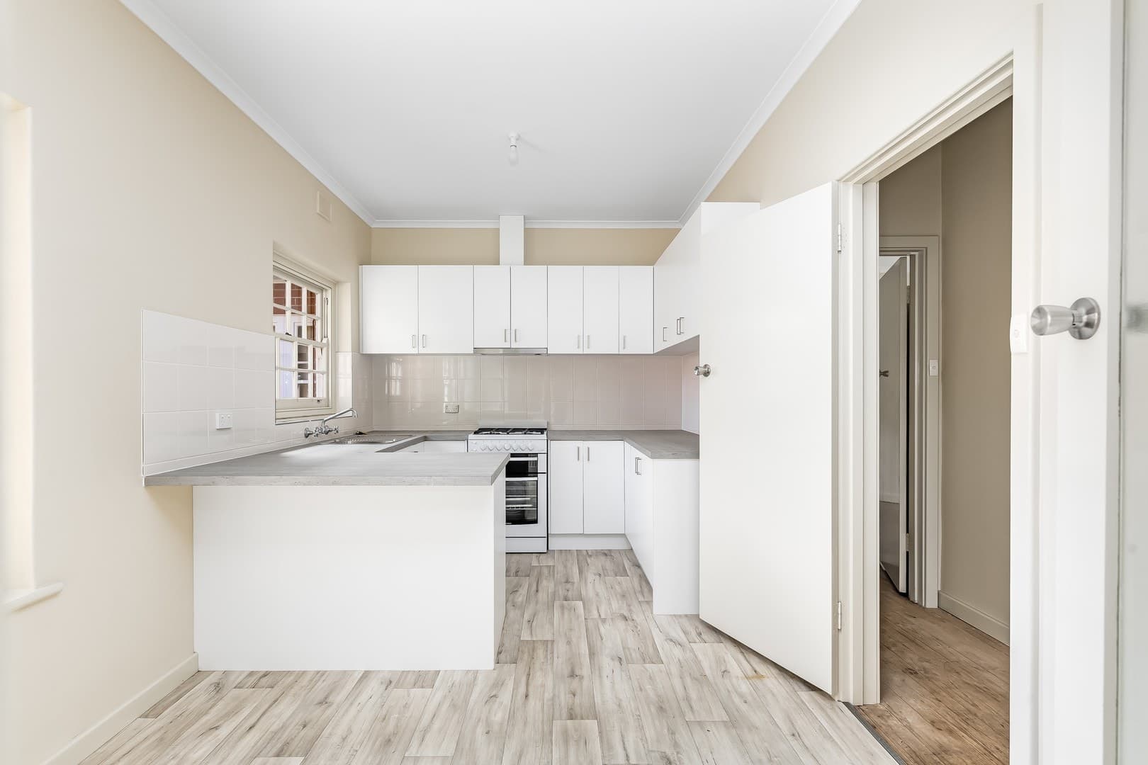 3/21 High StreetGlenelg, SA 5045, Glenelg - Thumbnail 5