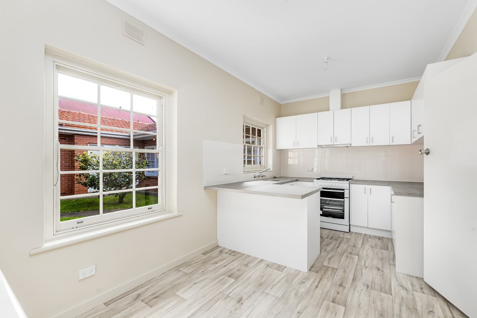 3/21 High StreetGlenelg, SA 5045, Glenelg - Thumbnail 6