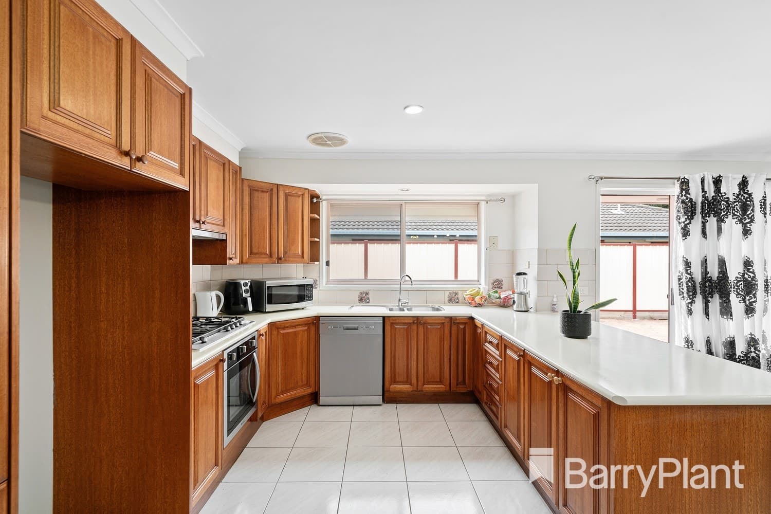 23 Diosma Avenue, Sunshine West, VIC 3020, Sunshine West - Thumbnail 2
