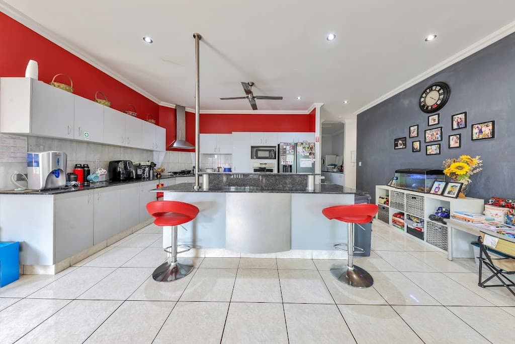10 Yirra Crescent, Rosebery, NT, 0832, Rosebery - Thumbnail 2