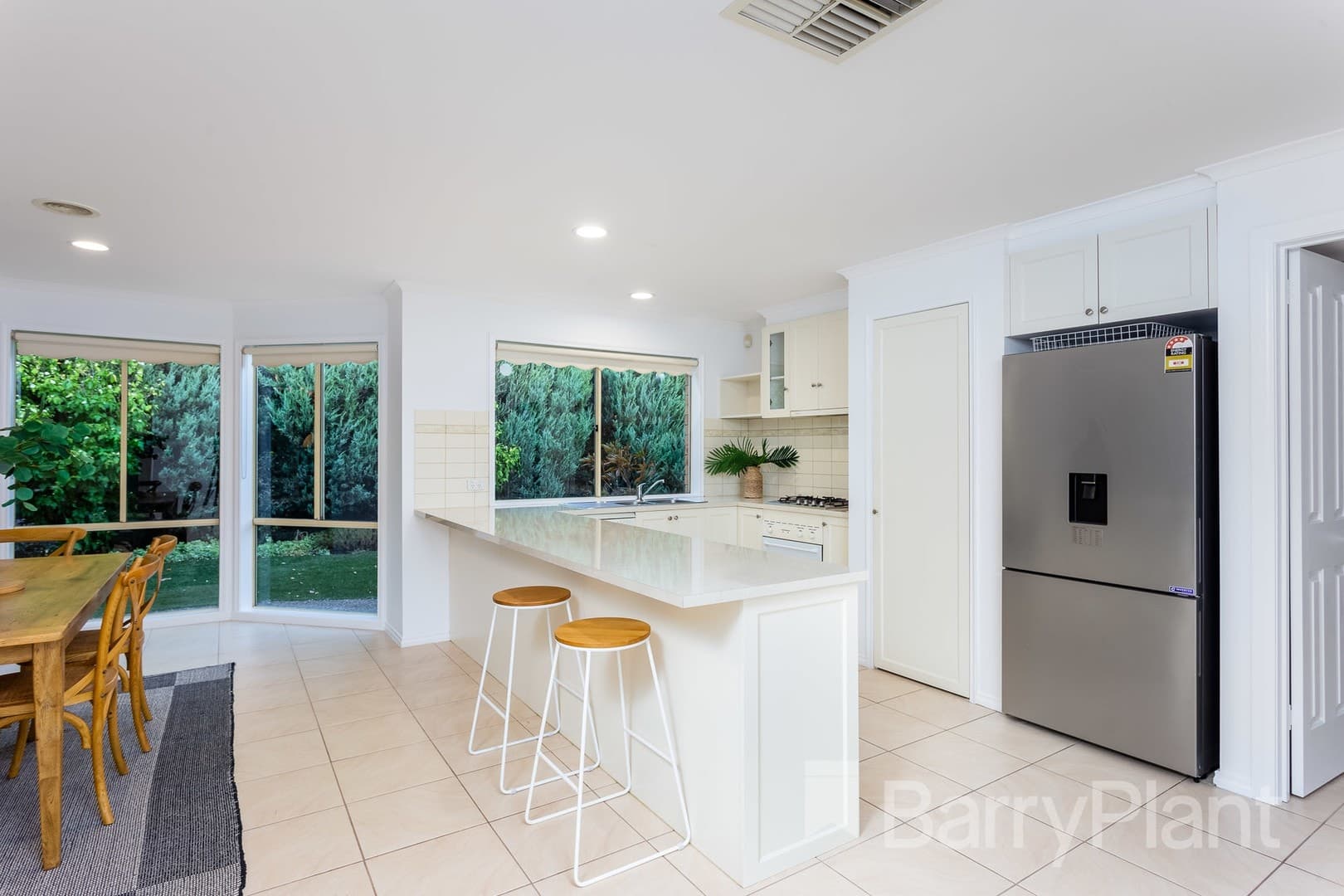 4 Dunkirk Drive, Point Cook, VIC 3030, Point Cook - Thumbnail 3