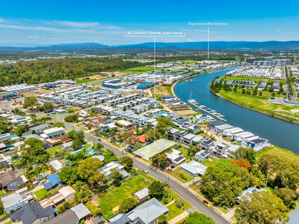 43 Crescent Avenue, Hope Island, QLD, 4212, Hope Island - Thumbnail 4