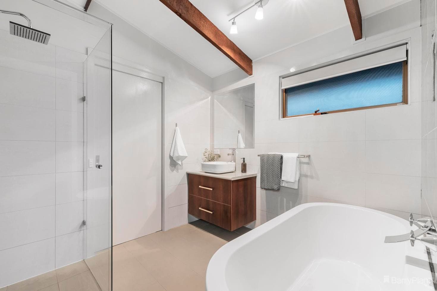 8 Highland Avenue, Mitcham, VIC 3132, Mitcham - Thumbnail 8