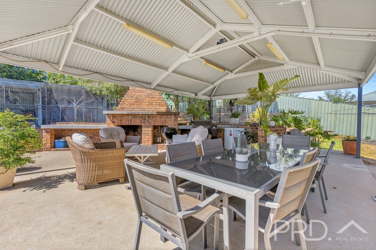 38 Clarke Street, TUMUT NSW 2720, Tumut - Thumbnail 2