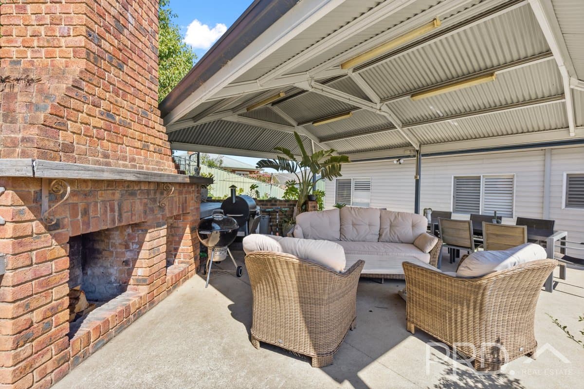 38 Clarke Street, TUMUT NSW 2720, Tumut - Thumbnail 3