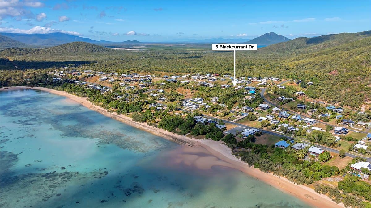 5 Blackcurrant Drive, HIDEAWAY BAY QLD 4800, Hideaway Bay - Thumbnail 2