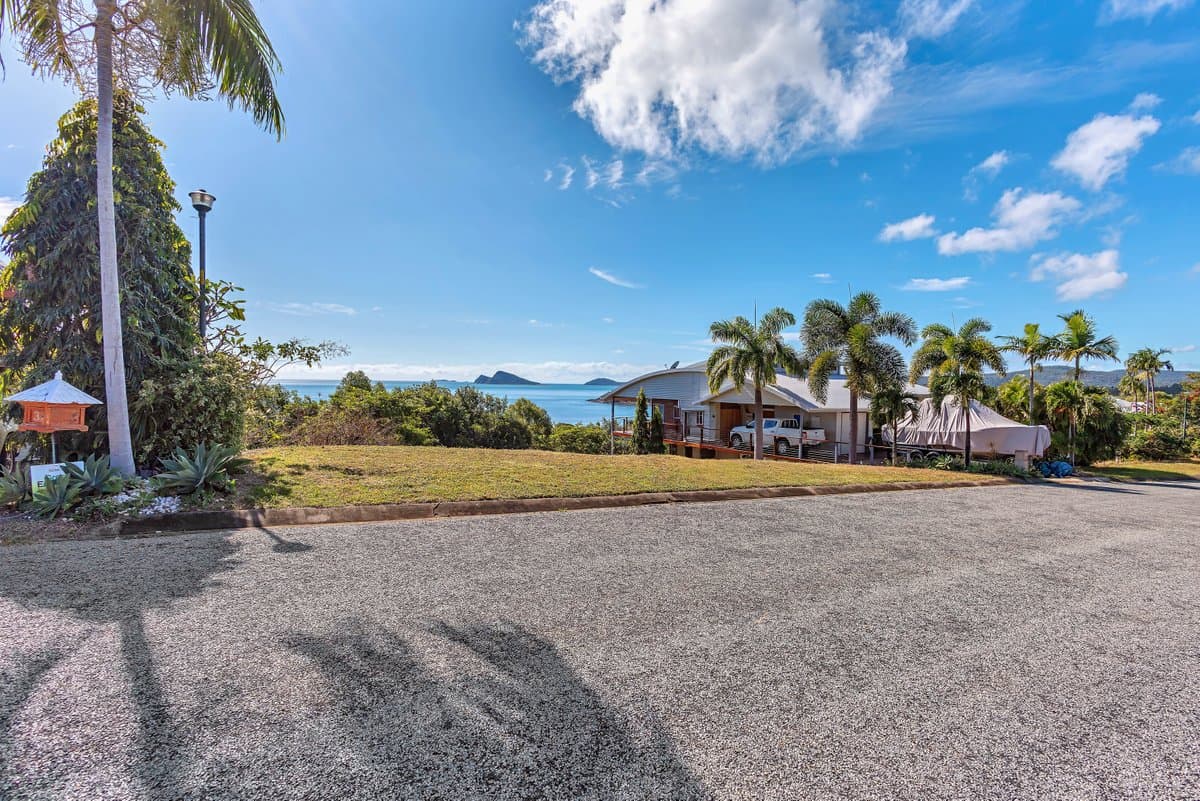 5 Blackcurrant Drive, HIDEAWAY BAY QLD 4800, Hideaway Bay - Thumbnail 3