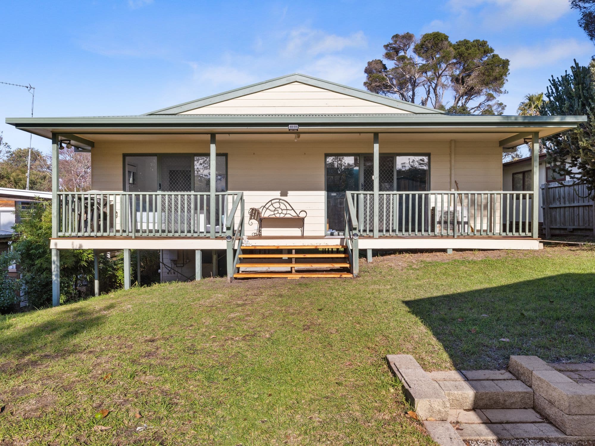 184 Surf Parade, Inverloch VIC 3996, Inverloch - Thumbnail 2