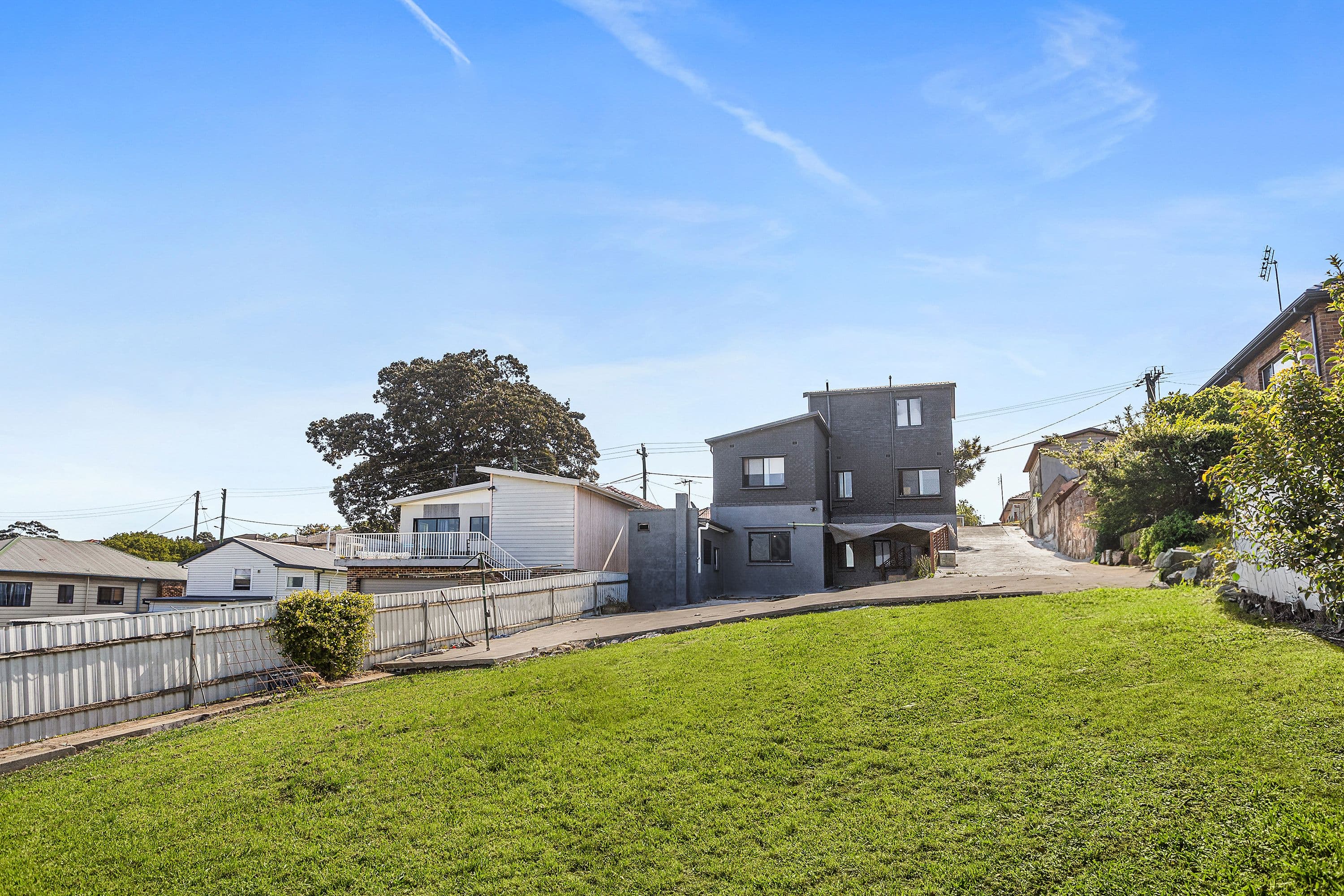 25 Lake Heights Road, Lake Heights NSW 2502, Lake Heights - Thumbnail 2
