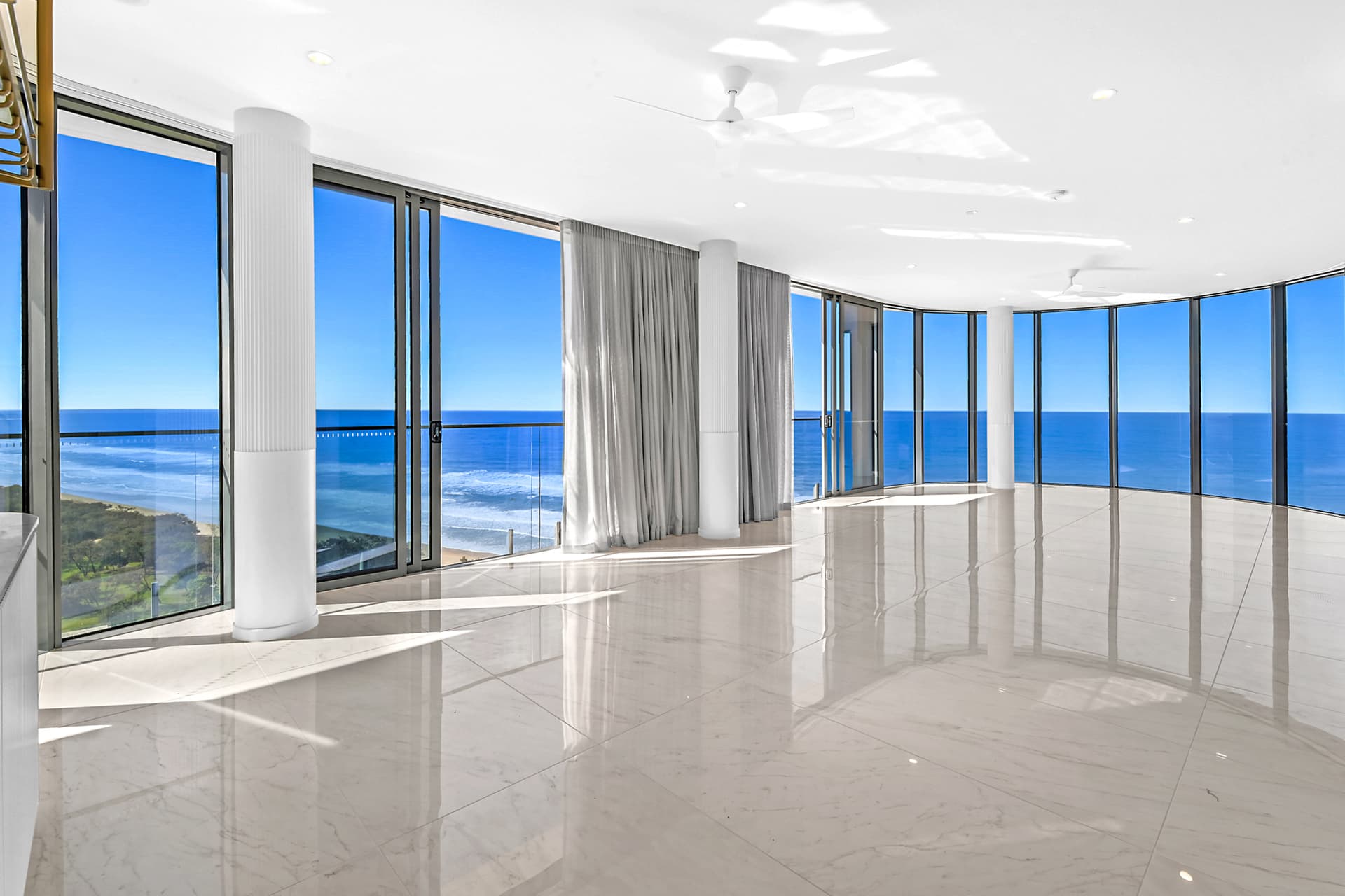 19/2-4 Macarthur Parade, Main Beach, QLD, 4217, Main Beach - Thumbnail 3