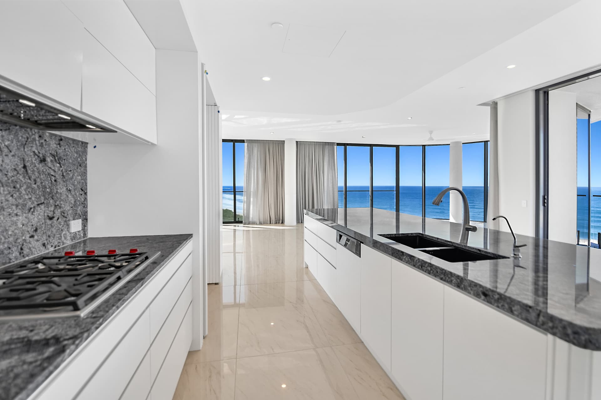 19/2-4 Macarthur Parade, Main Beach, QLD, 4217, Main Beach - Thumbnail 5