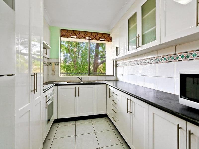 9/101 Wentworth Road, Broadbeach Waters - Thumbnail 3