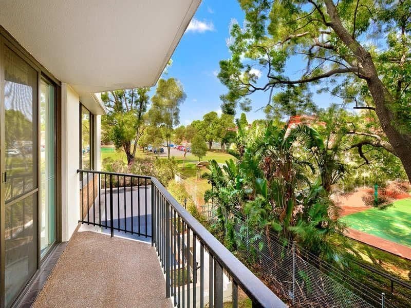 9/101 Wentworth Road, Broadbeach Waters - Thumbnail 4