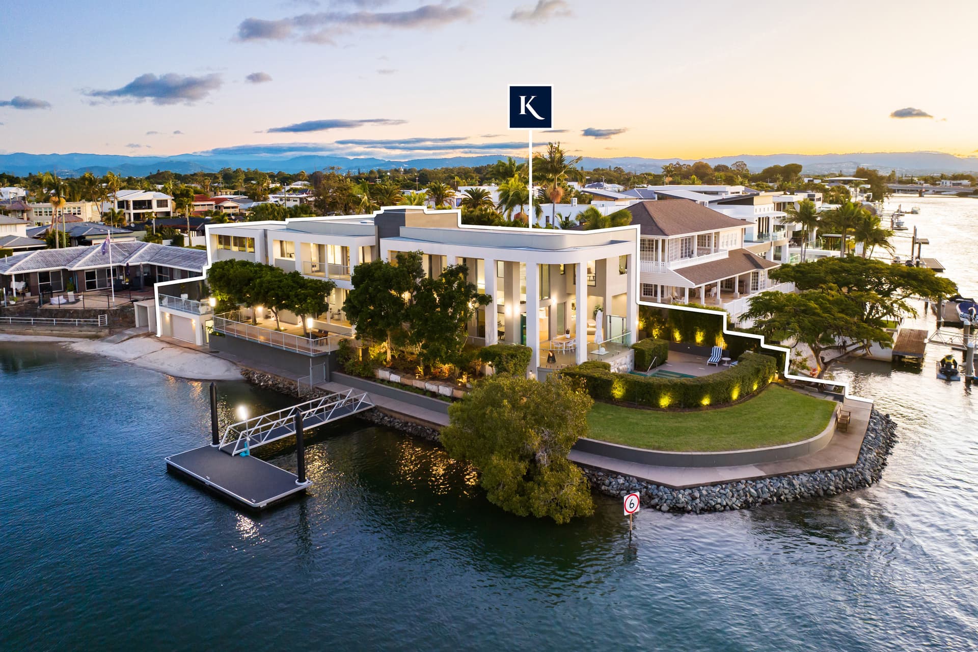 10/247D Burwood Road, Broadbeach Waters - Thumbnail 2