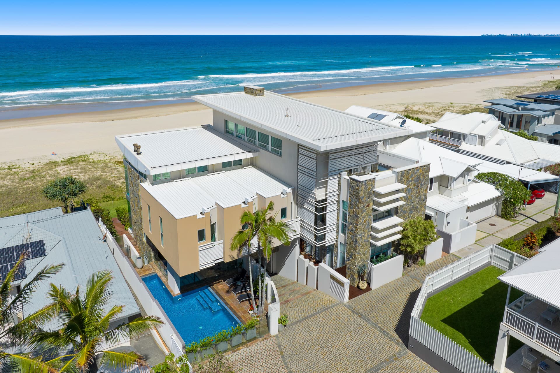 13-15 Albatross Avenue, Mermaid Beach, QLD, 4218, Mermaid Beach - Thumbnail 2