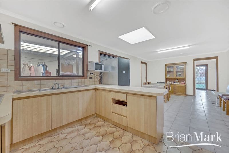 7 Wallara Road, Werribee - Thumbnail 6