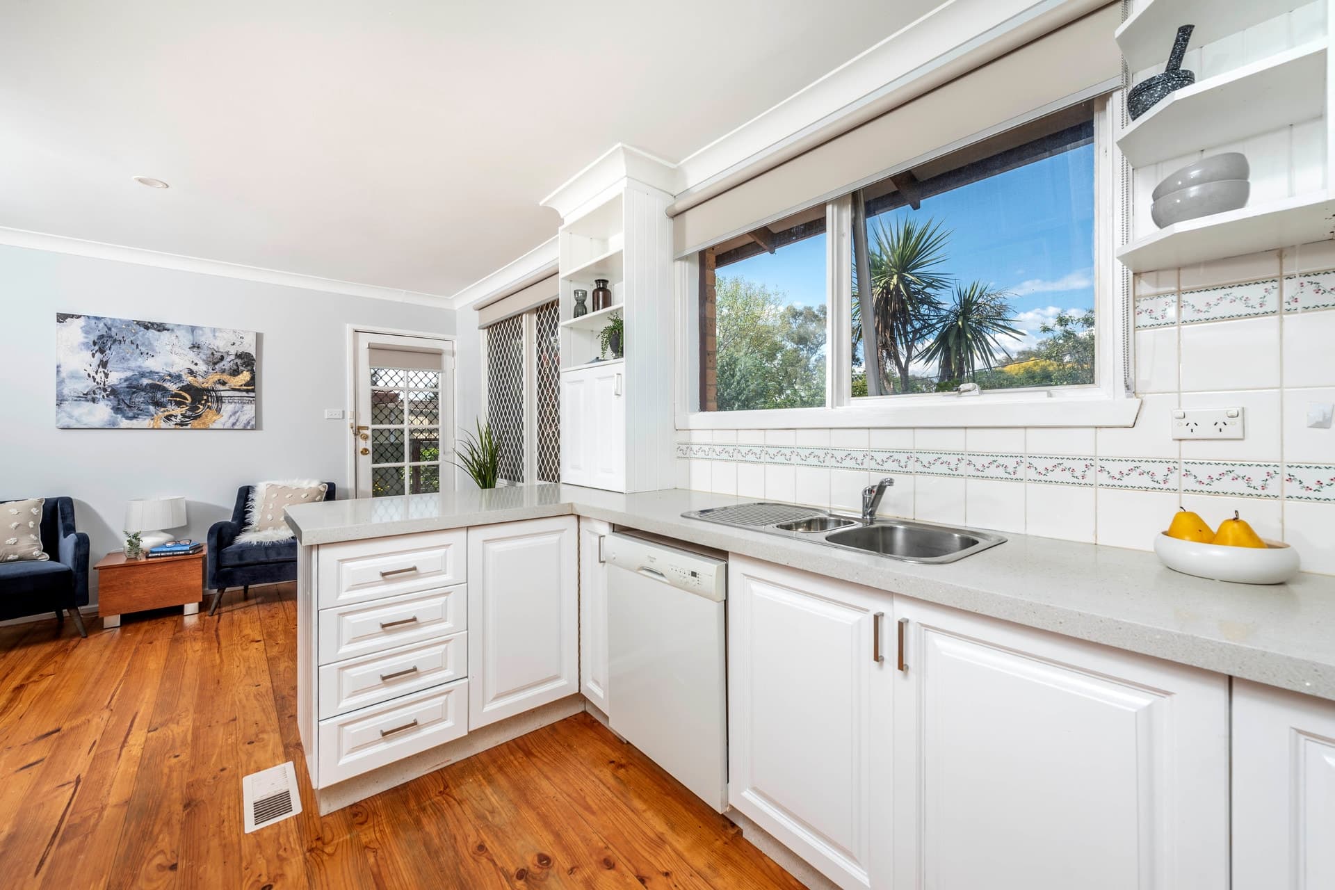 32 Shenton Crescent, STIRLING ACT 2611, Stirling - Thumbnail 5