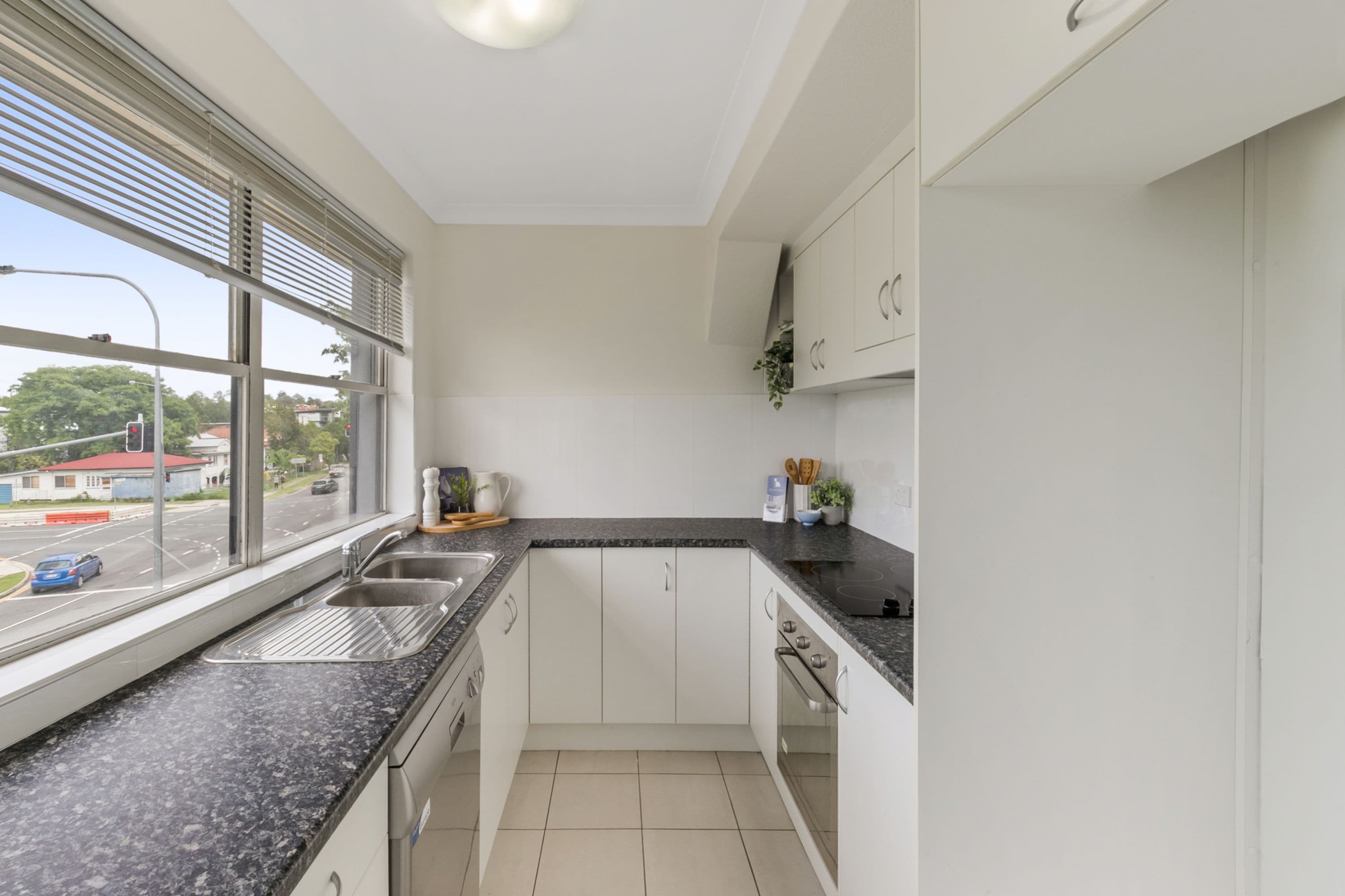 4/284 Sir Fred Schonell Drive, St Lucia QLD 4067, St Lucia - Thumbnail 2