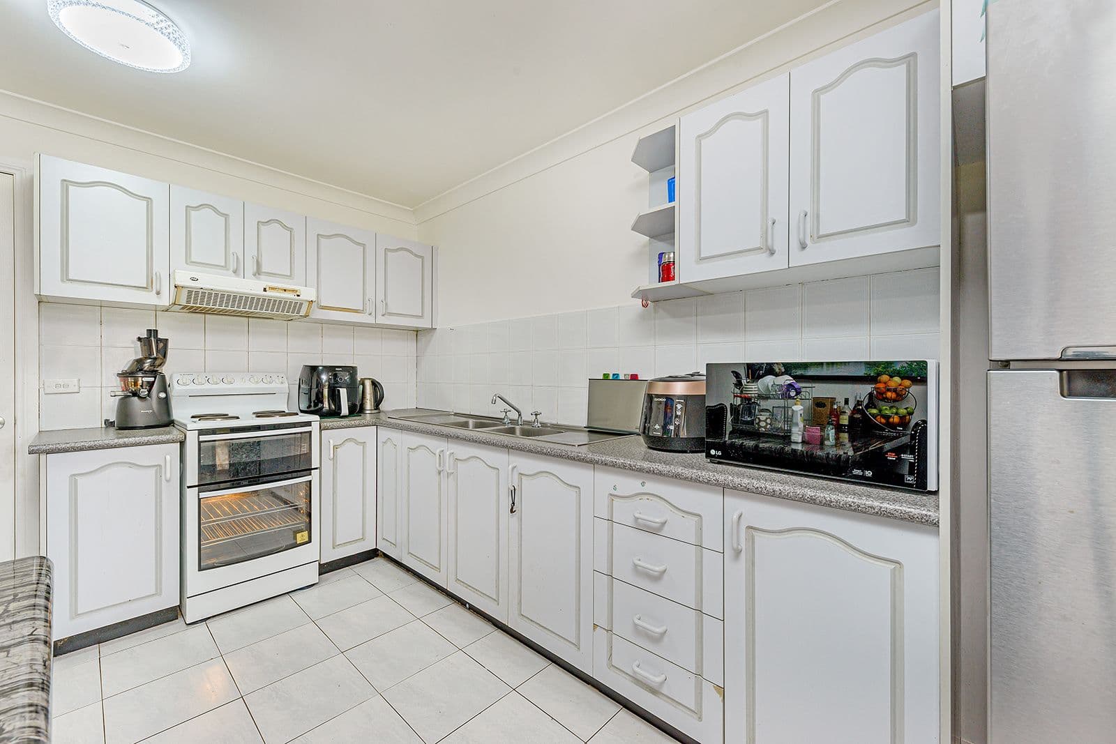 8/6 Lang Road, Casula NSW 2170, Casula - Thumbnail 3