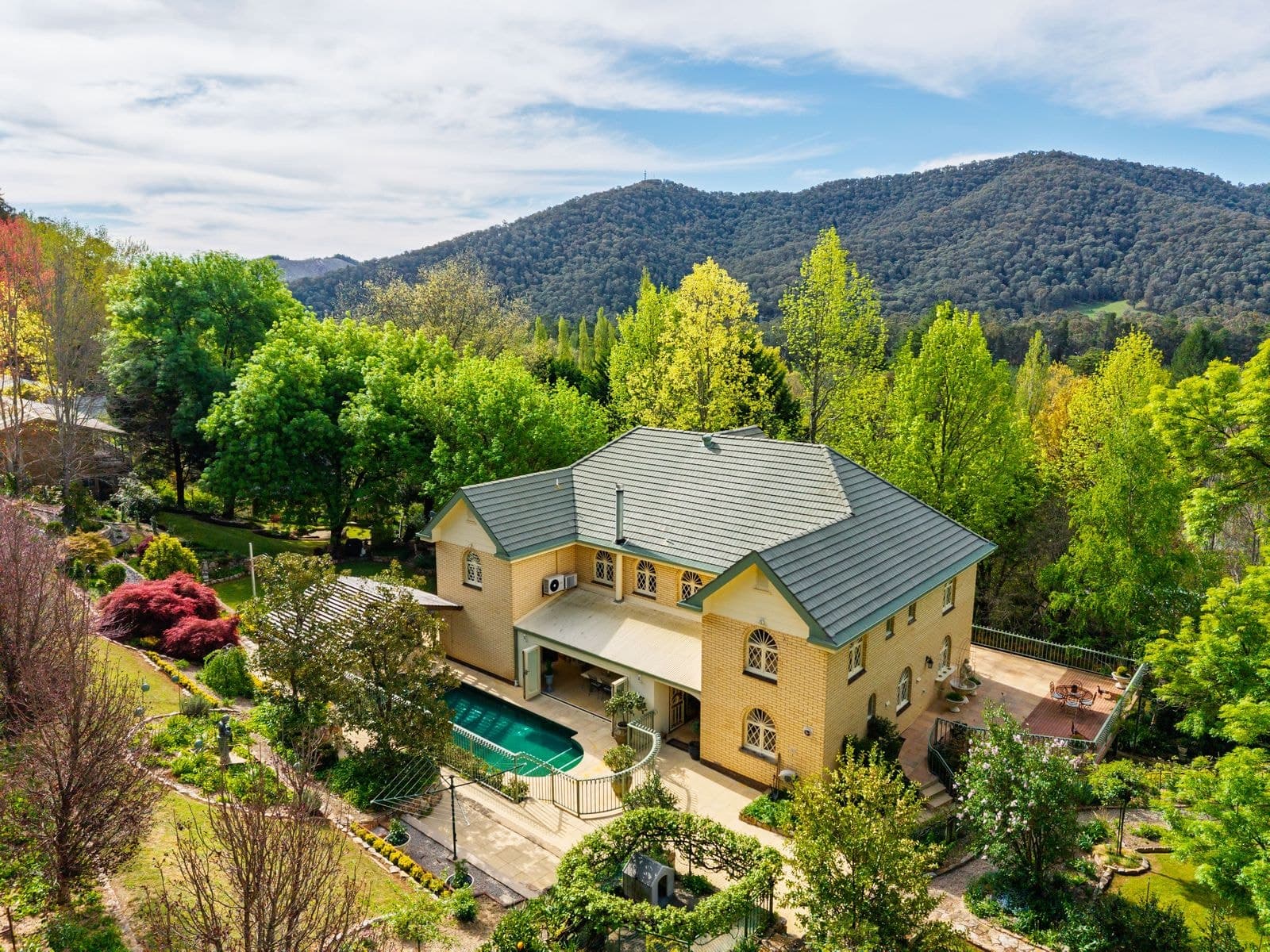 1B Barberry Court, Bright VIC 3741, Bright - Thumbnail 4