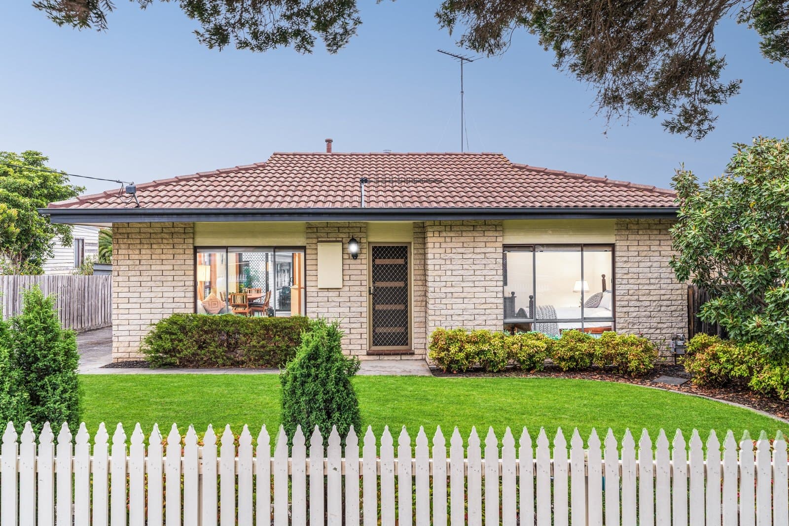 89 Laura Avenue, BELMONT, Belmont - Image 1