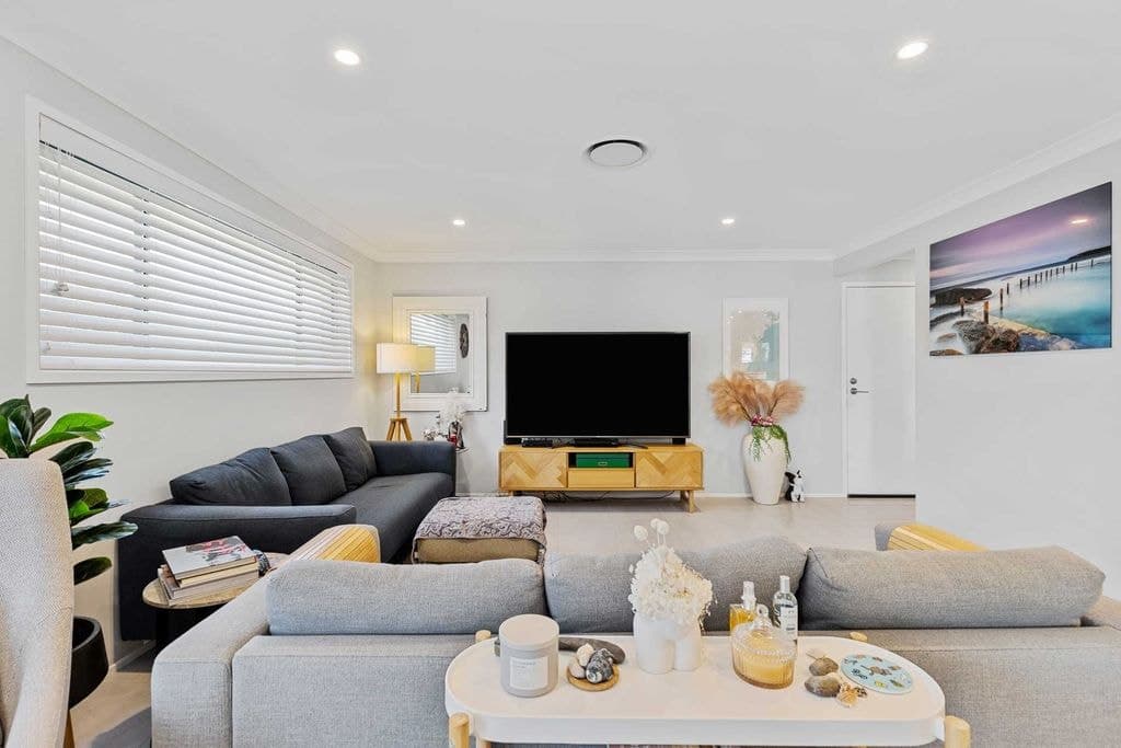 6 Seawinds Parade, Narrawallee - Thumbnail 4