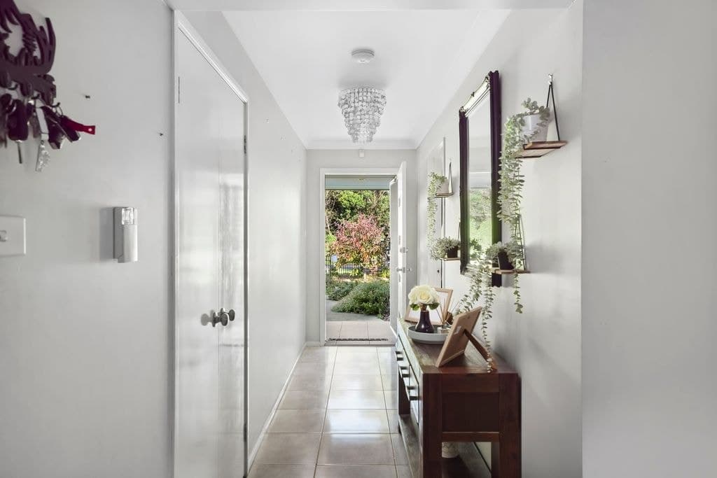 8 Railway Terrace, Willow Vale - Thumbnail 2