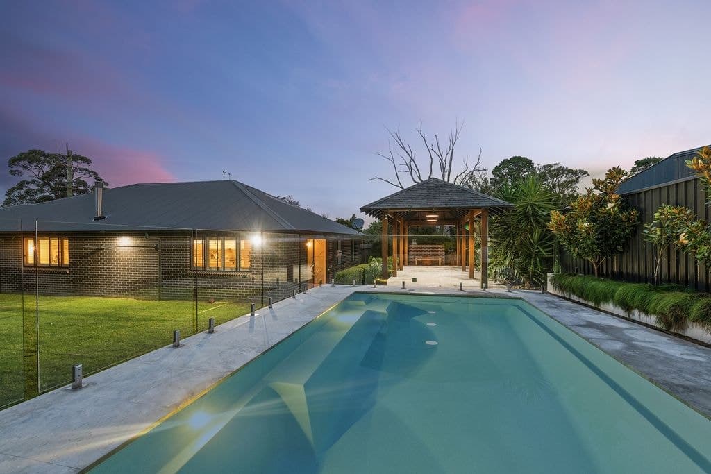 23 West Parade, Hill Top - Image 1