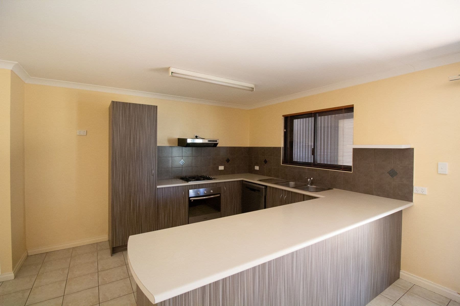 12/4 Reynolds Place, South Hedland WA 6722, South Hedland - Thumbnail 2