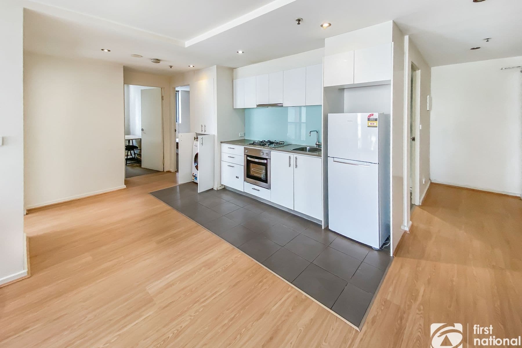 705/8 Exploration Lane, Melbourne VIC 3000, Melbourne - Thumbnail 3