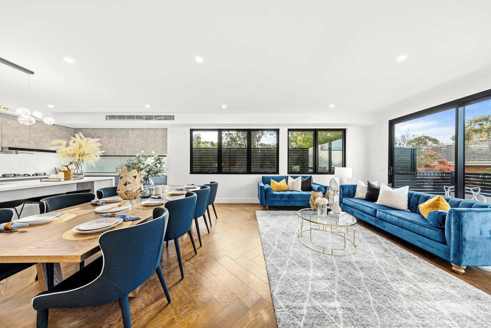 5&5A Kalimna Crescent,
                        
                    
                    
                        
                            DONCASTER, Doncaster - Image 1