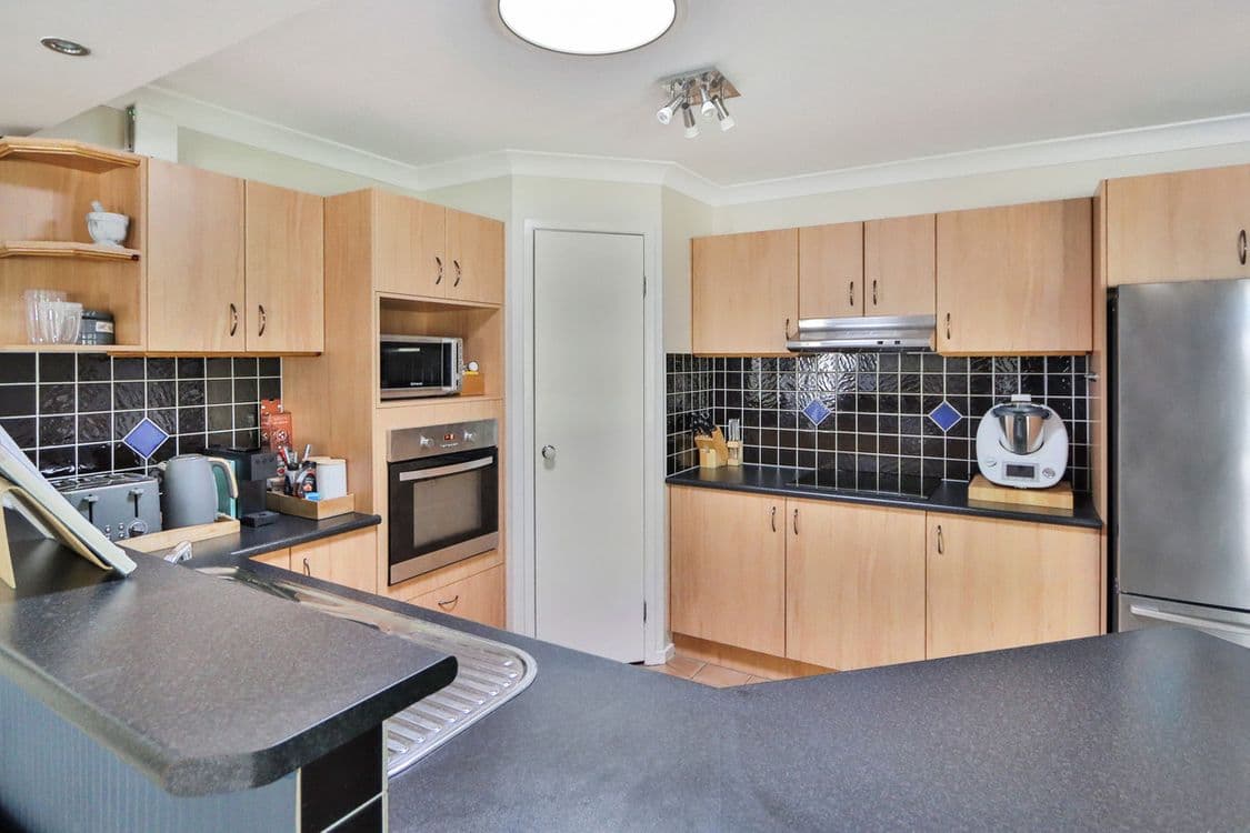 27 Montclare Court, Cashmere, QLD 4500, Cashmere - Thumbnail 5