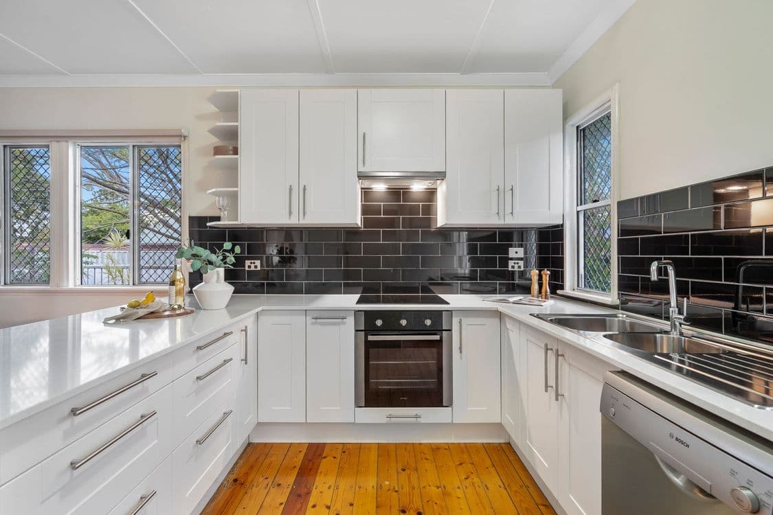 23 Swayne Street, CARINA HEIGHTS, QLD 4152, Carina Heights - Thumbnail 4