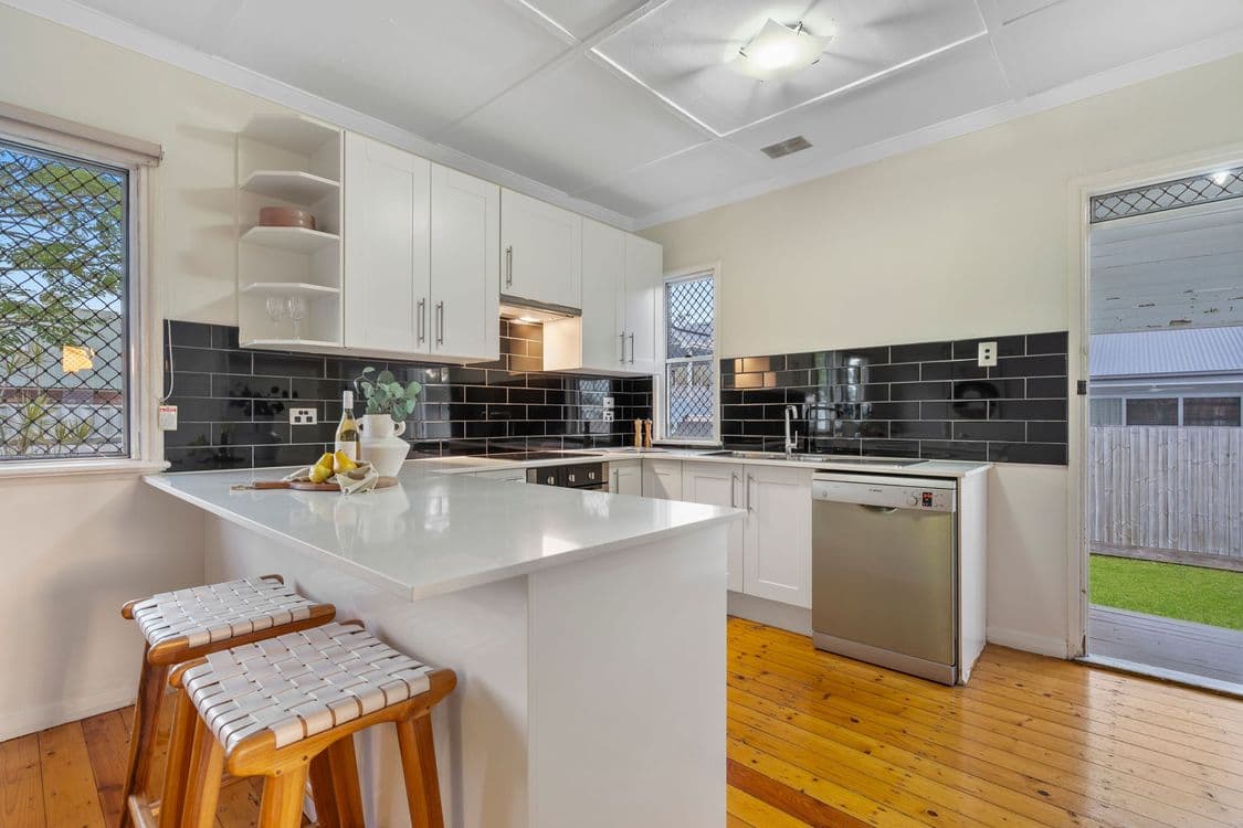 23 Swayne Street, CARINA HEIGHTS, QLD 4152, Carina Heights - Thumbnail 5