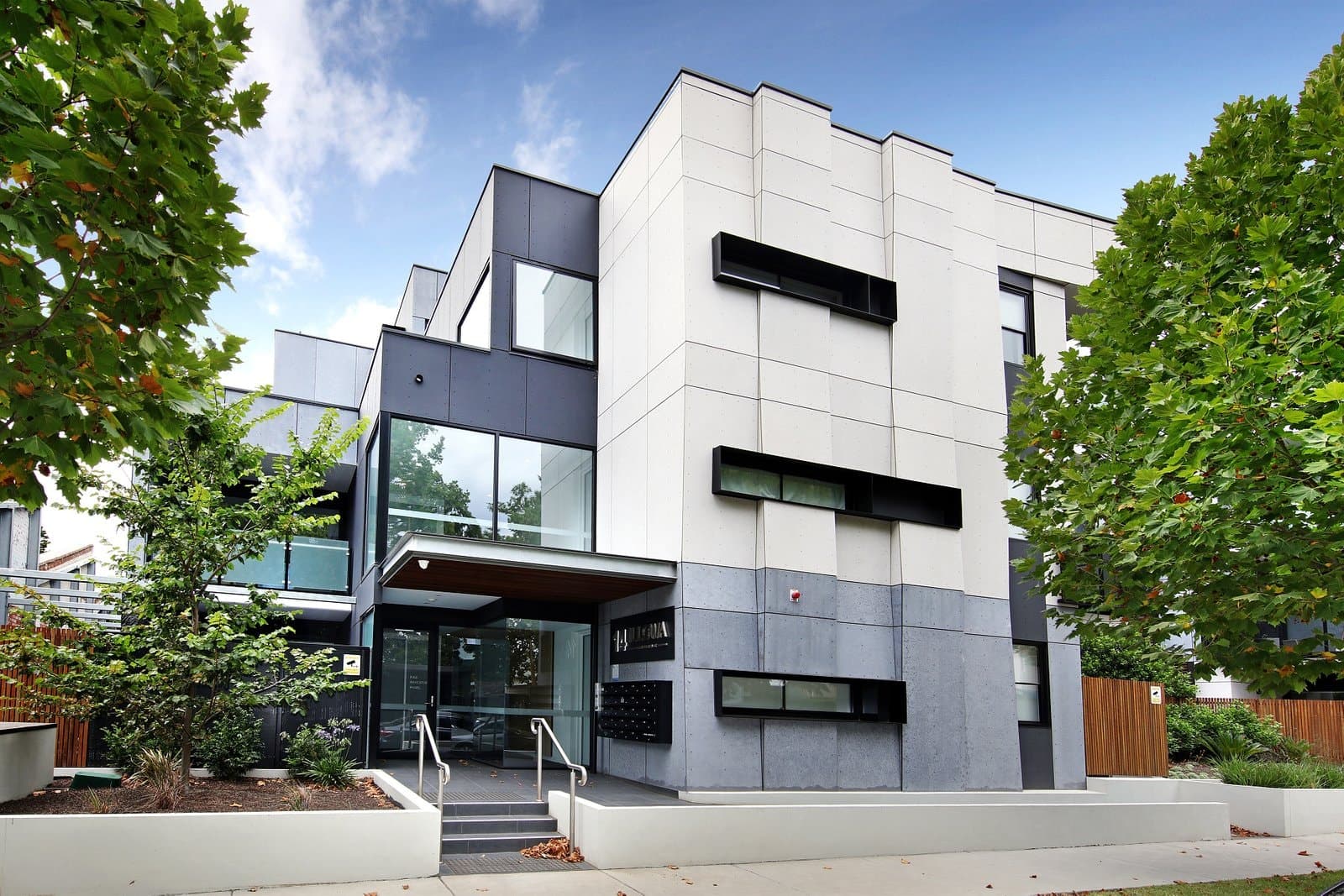 8/14 Illowa Street,
MALVERN EAST, Malvern East - Image 1