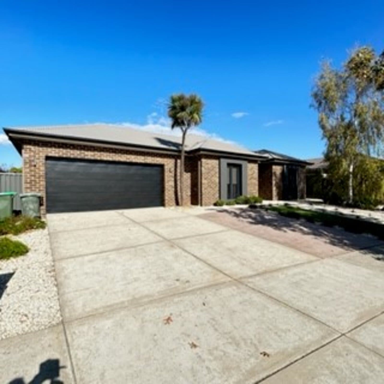 33 Alfredton Drive, Alfredton, Alfredton - Image 1
