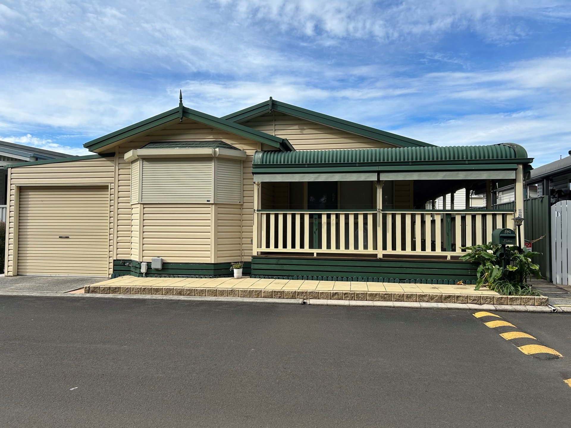 128
                Lakeline
                Drive
            
            
            
            kanahooka
            
            
            NSW,
            2530, Kanahooka - Image 1