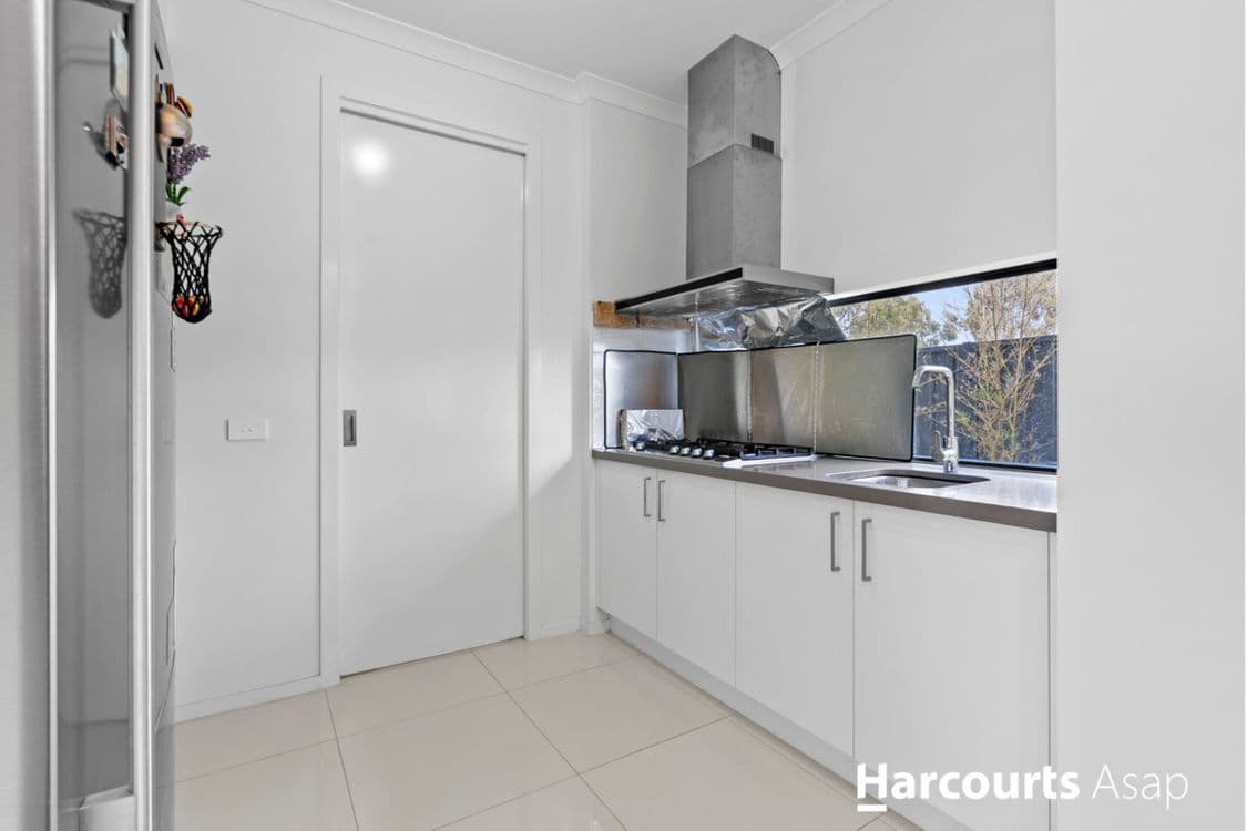 111 Nelson Street, Cranbourne East, VIC 3977, Cranbourne East - Thumbnail 5