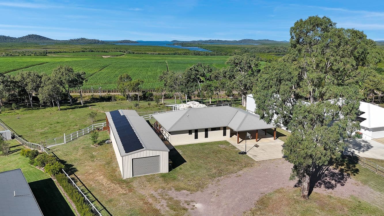 115 Moonlight Drive, SARINA, QLD 4737, Sarina - Thumbnail 3
