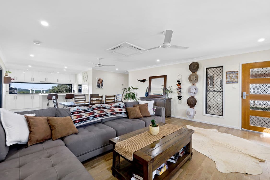 115 Moonlight Drive, SARINA, QLD 4737, Sarina - Thumbnail 4
