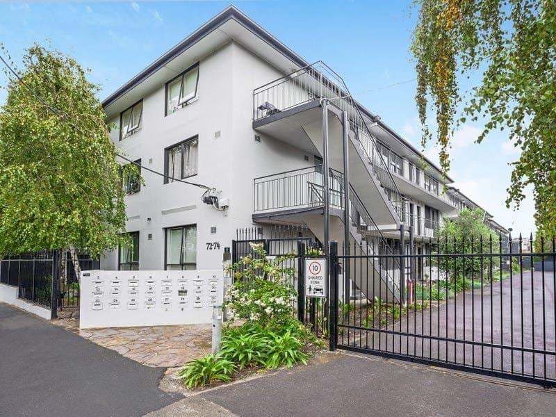 28/4 Carlisle Street, ST KILDA, St Kilda - Image 1