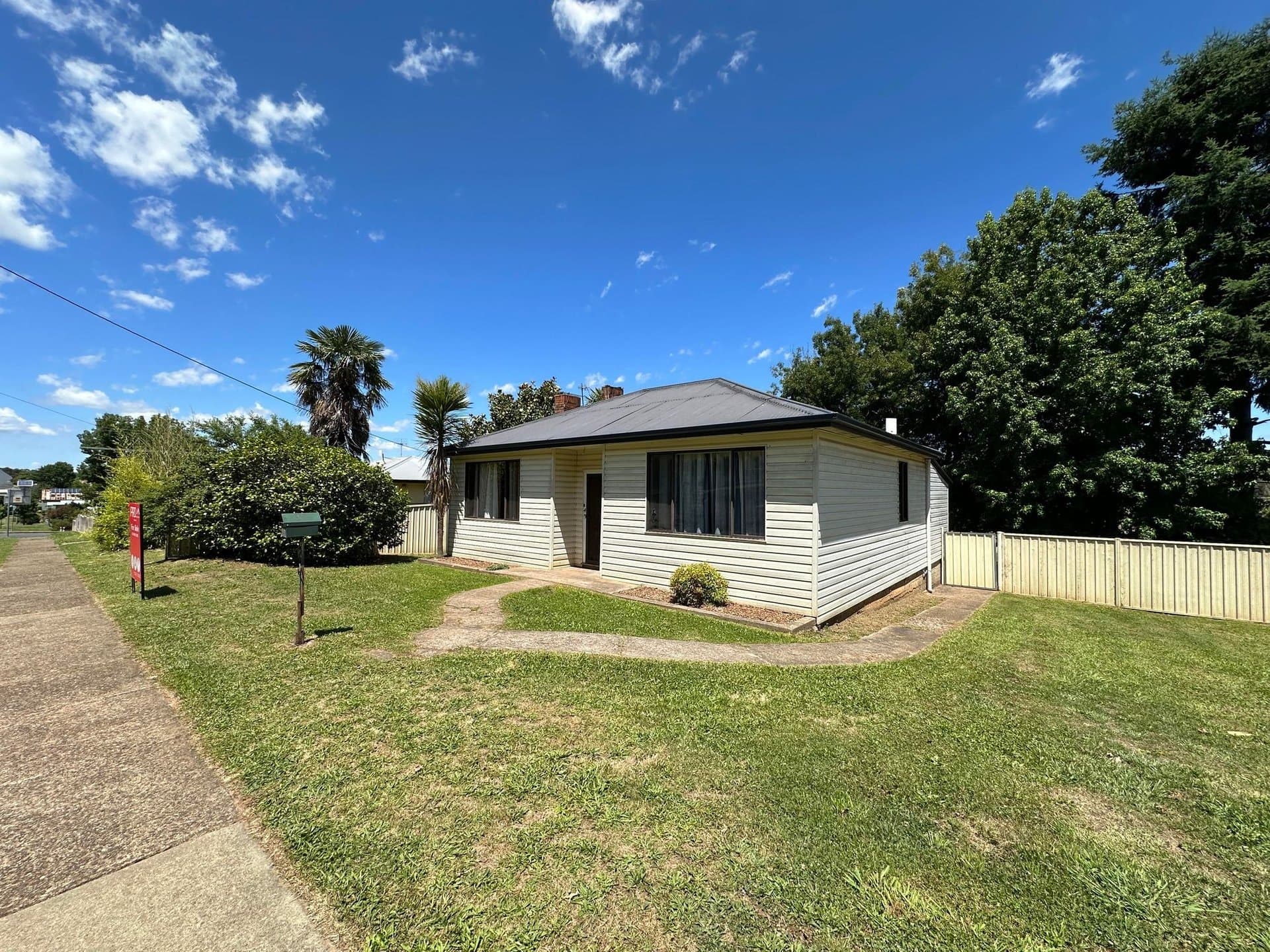 45
                Murray
                Street
            
            
            
            tumbarumba
            
            
            NSW,
            2653, Tumbarumba - Thumbnail 2