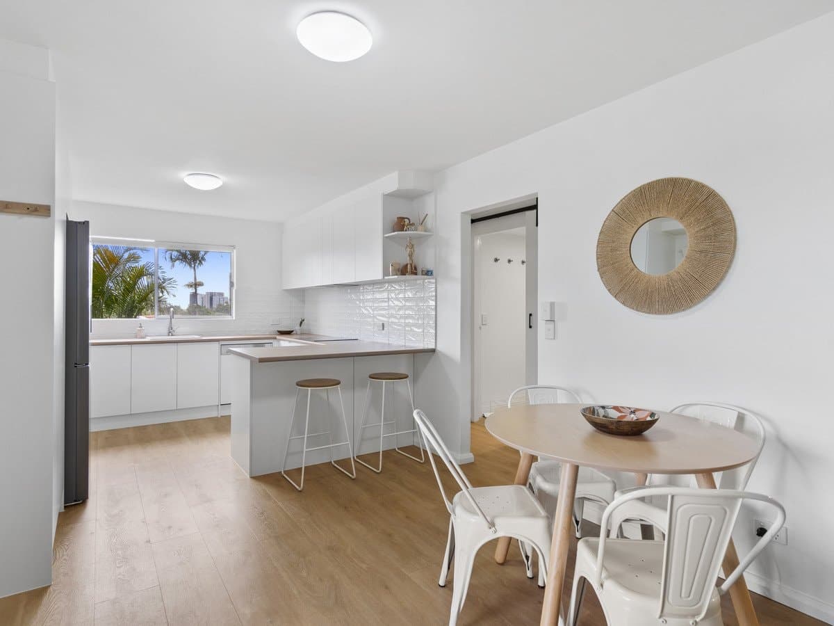 3/141 George Street West, BURLEIGH HEADS QLD 4220, Burleigh Heads Property Image - Thumbnail 2