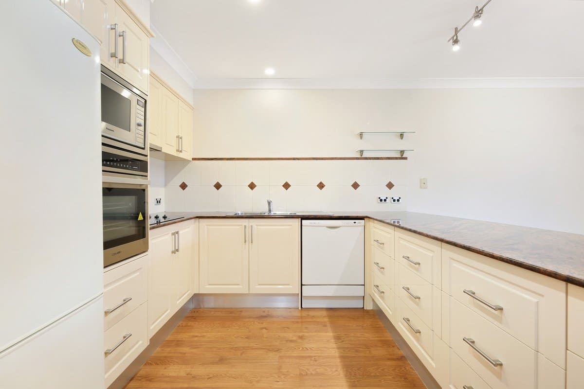 2/4 Valmai Court, Burleigh Waters QLD 4220, Burleigh Waters - Thumbnail 4