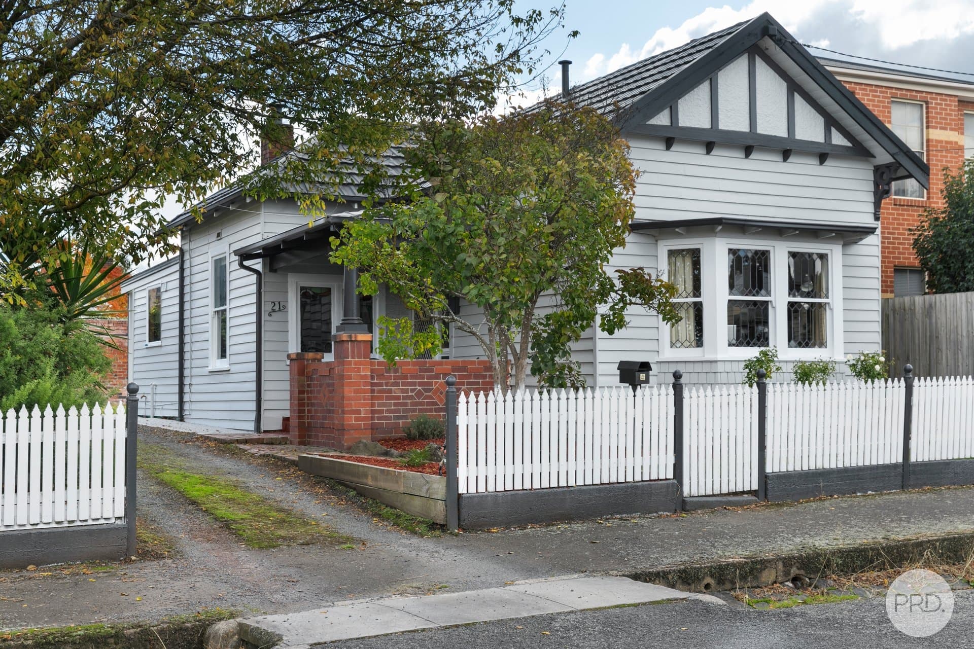 21
                Hotham
                Street
            
            
            
            lake wendouree
            
            
            VIC,
            3350, Lake Wendouree Property Image - Image 1