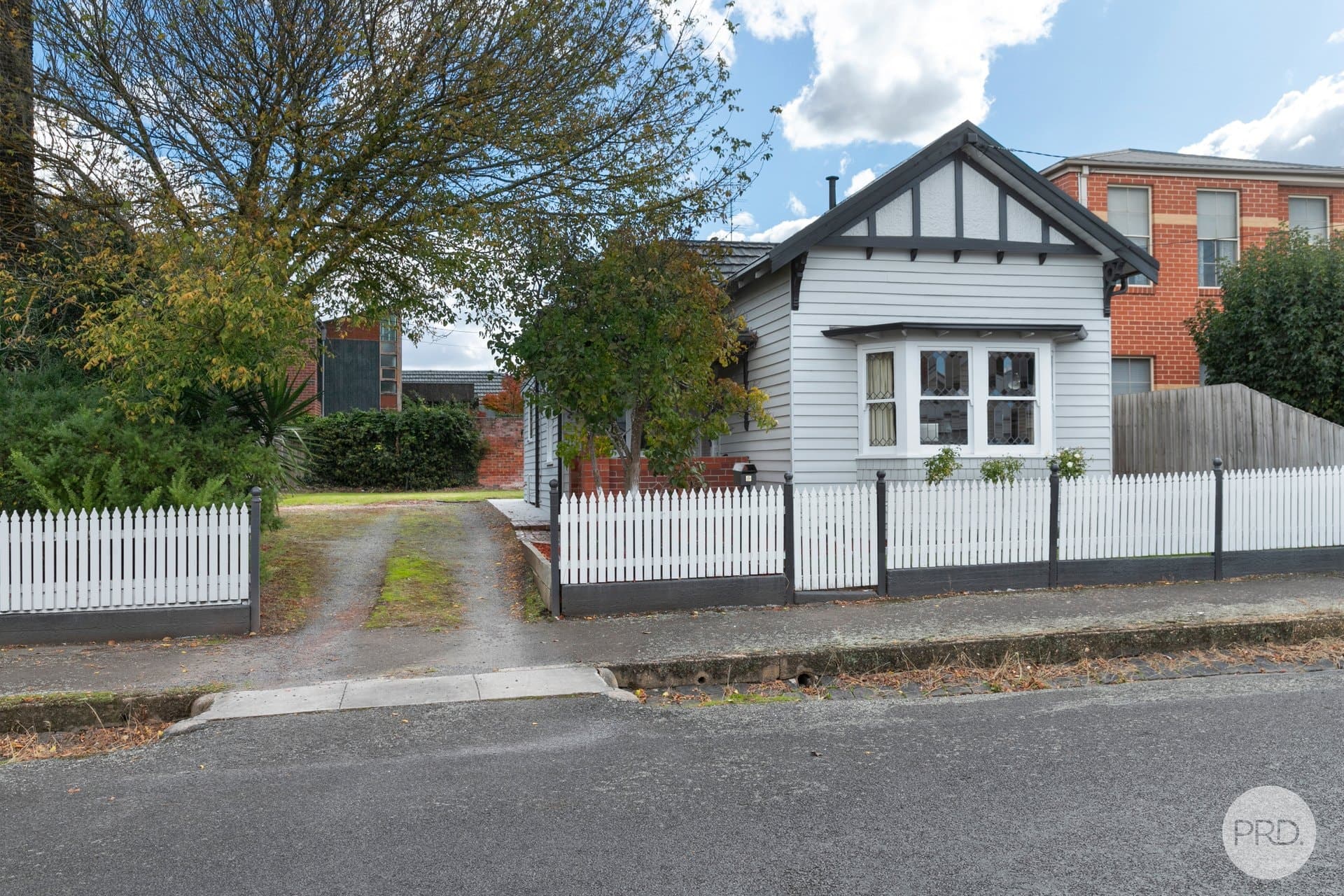 21
                Hotham
                Street
            
            
            
            lake wendouree
            
            
            VIC,
            3350, Lake Wendouree Property Image - Thumbnail 3