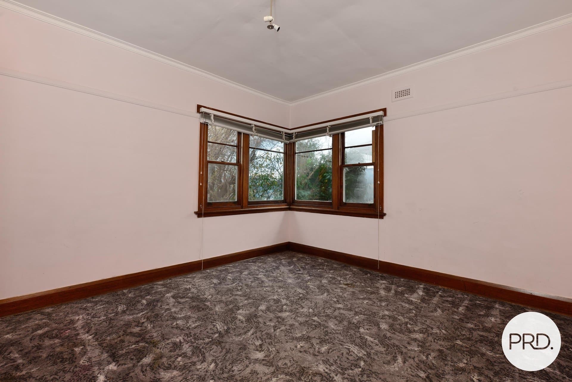 27
                Barnett
                Avenue
            
            
            
            new norfolk
            
            
            TAS,
            7140, New Norfolk Property Image - Thumbnail 8